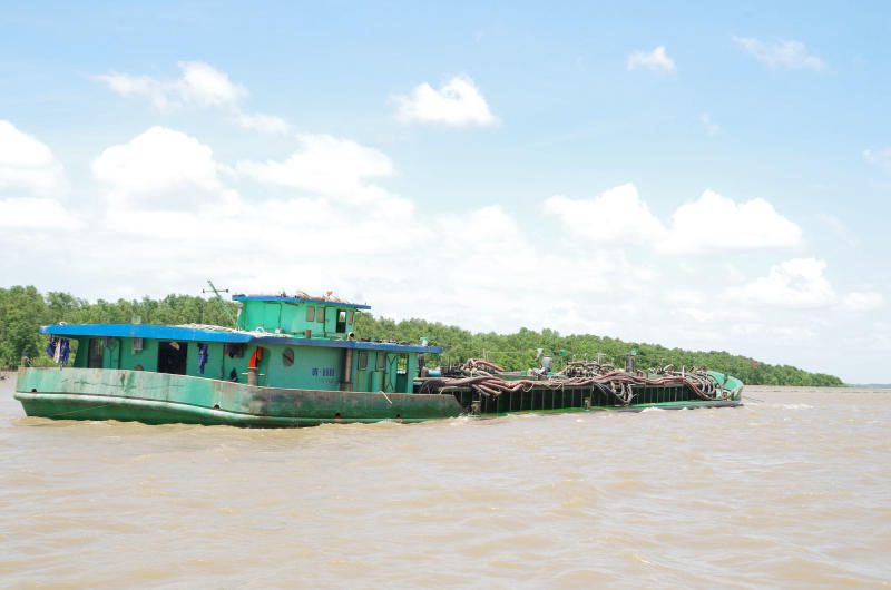 CTS Tìm Nguồn Hàng vận chuyển sà lan đi Cambodia uy tín